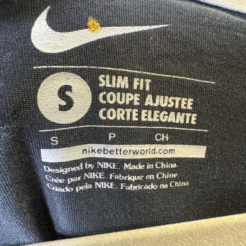 Nike slim fit women’s small t-shirt with multiple Nike‎ graphic black with white - Picture 3 of 8